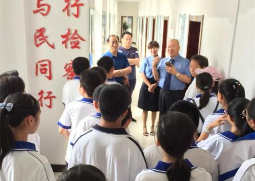 沈阳民行检察服务室组织开展“中小学生走进检察”法律宣传活动